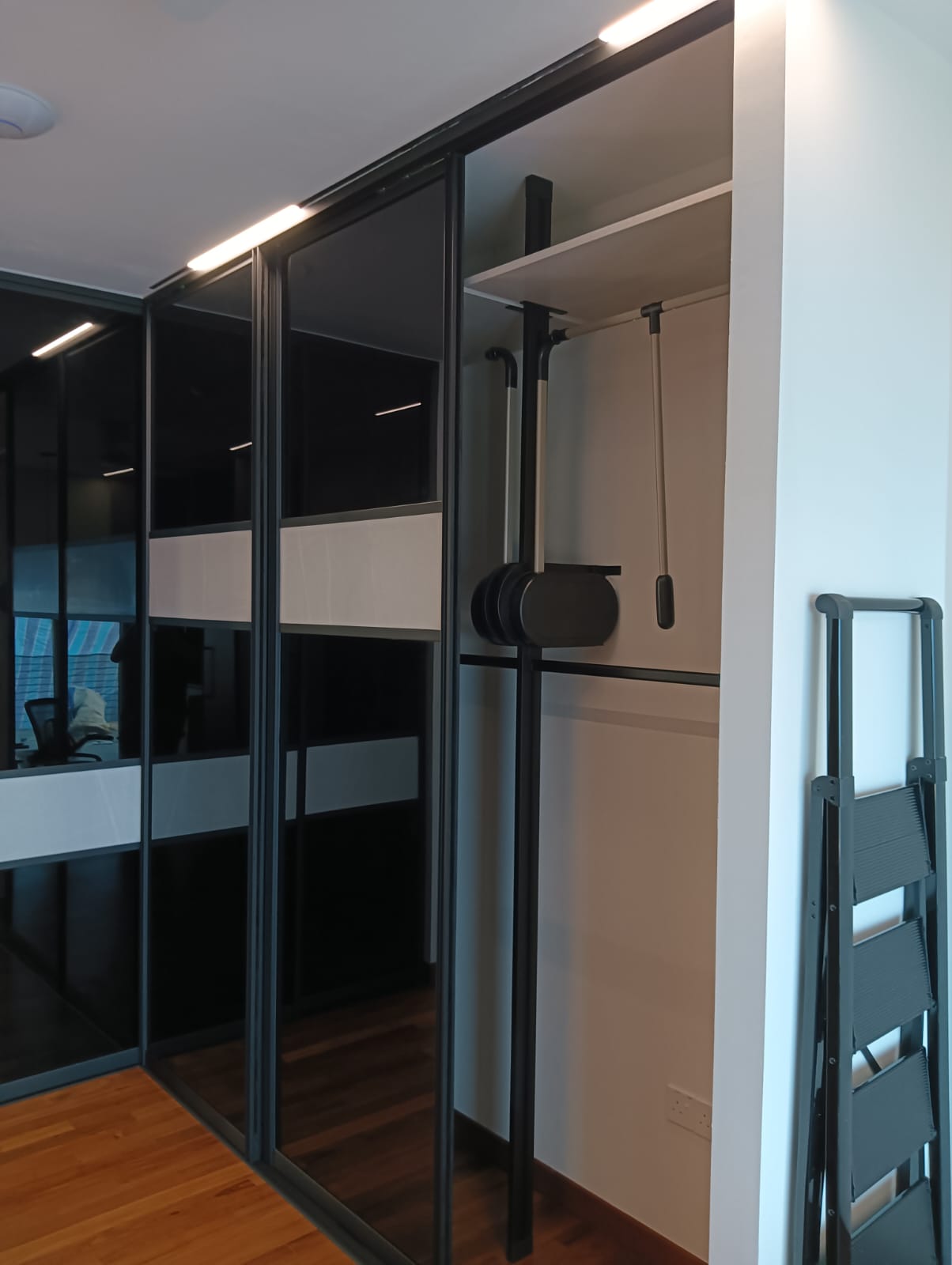 EXCEL - Korean Concept Pole System